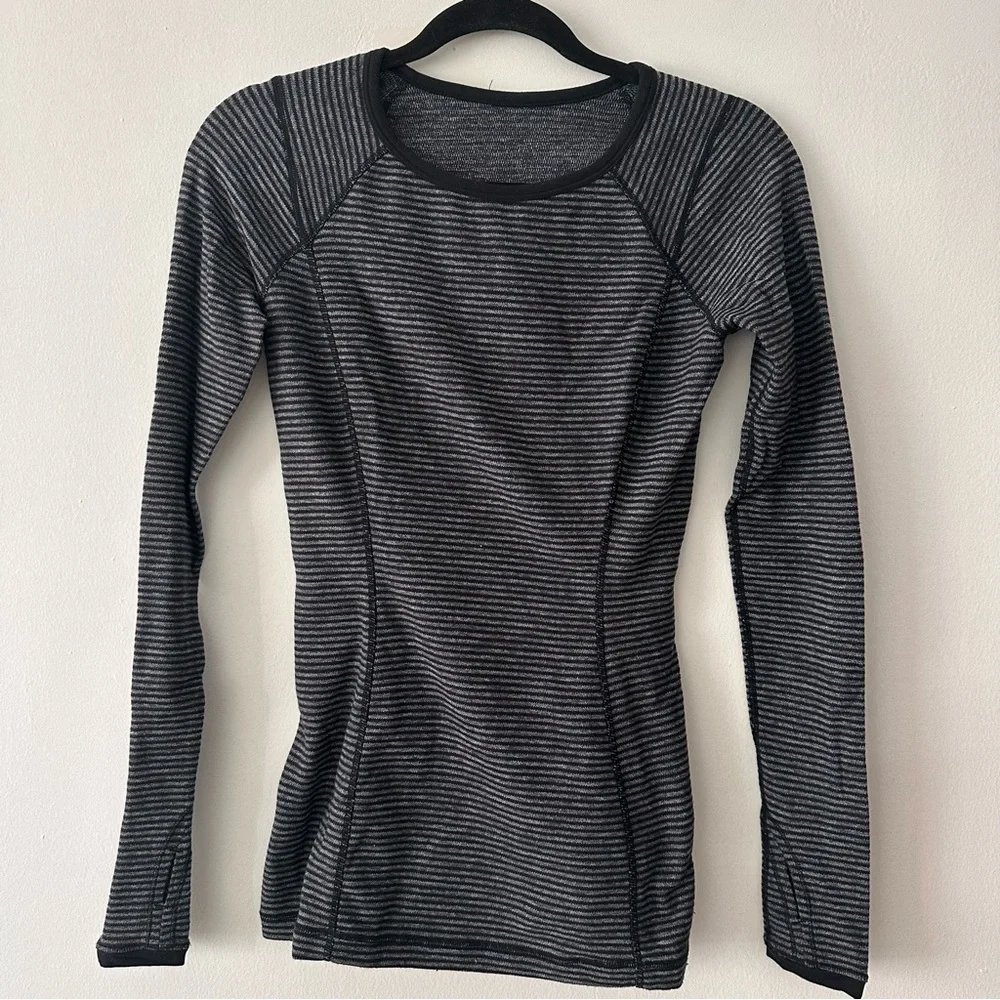 Lululemon Reversible Run Turn Around Long Sleeve mini strip grey/black size 6